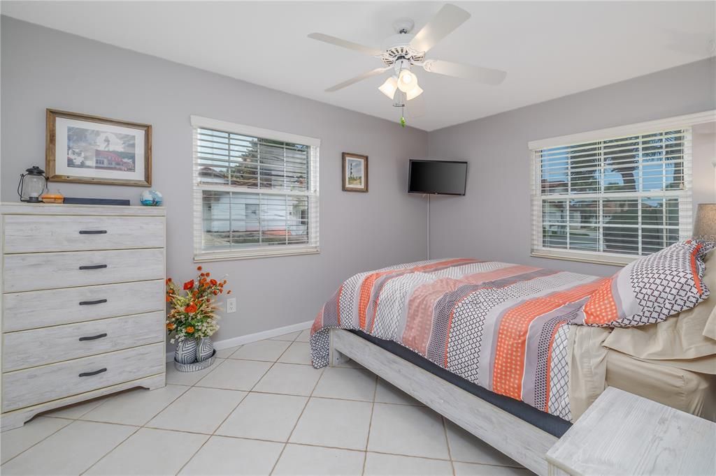 For Sale: $399,900 (3 beds, 2 baths, 1590 Square Feet)