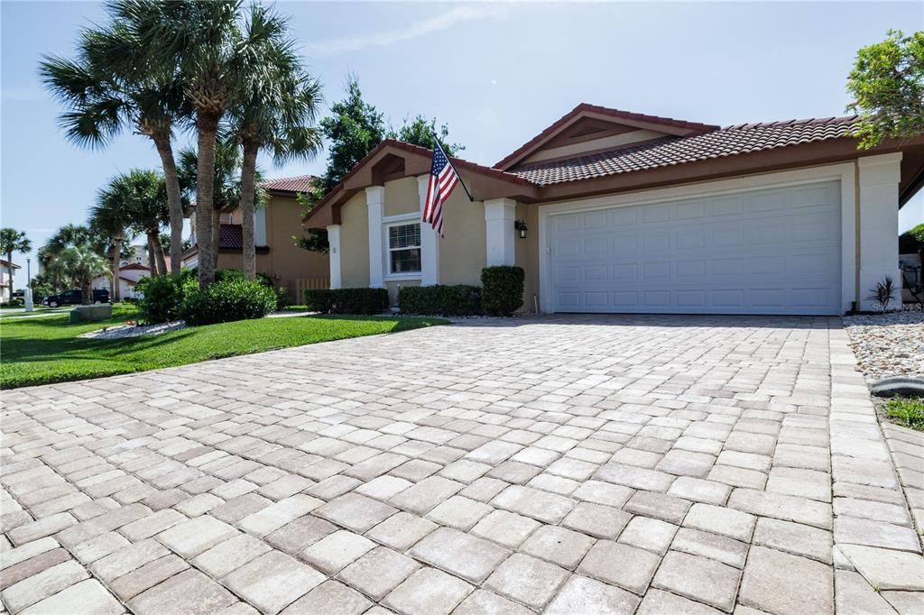 For Sale: $399,900 (3 beds, 2 baths, 1590 Square Feet)
