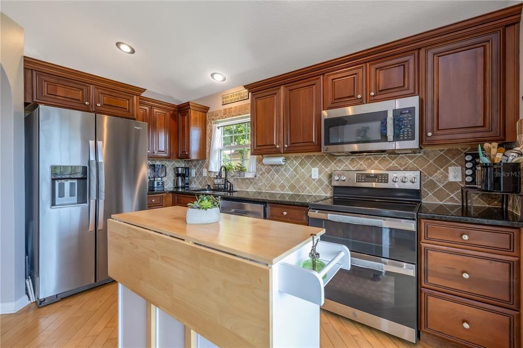 For Sale: $399,900 (3 beds, 2 baths, 1590 Square Feet)