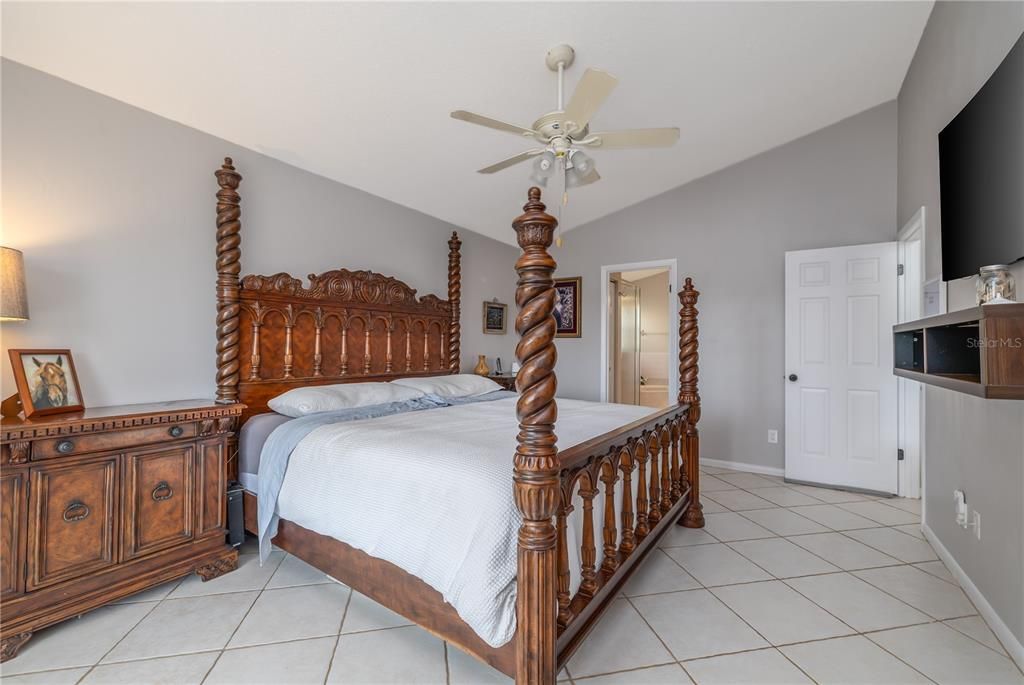 For Sale: $399,900 (3 beds, 2 baths, 1590 Square Feet)