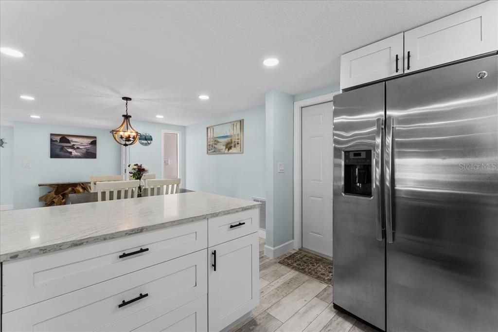 For Sale: $540,000 (2 beds, 2 baths, 1387 Square Feet)