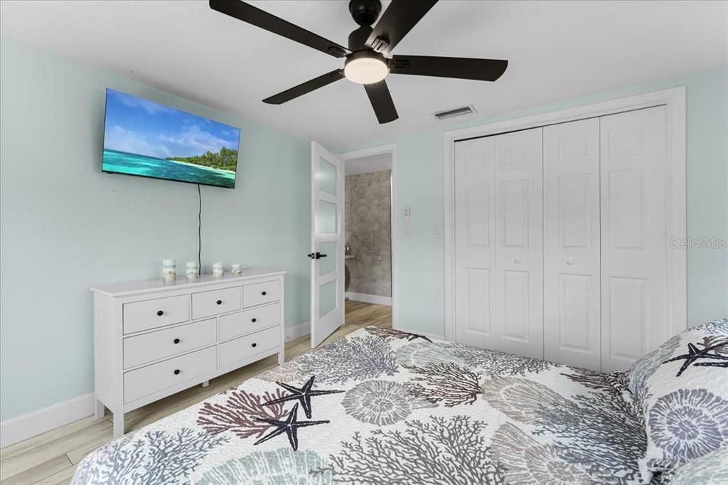 For Sale: $540,000 (2 beds, 2 baths, 1387 Square Feet)