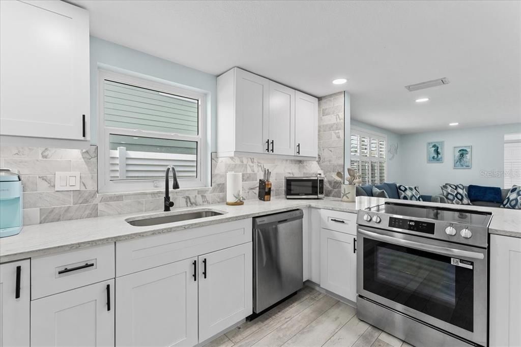 For Sale: $540,000 (2 beds, 2 baths, 1387 Square Feet)