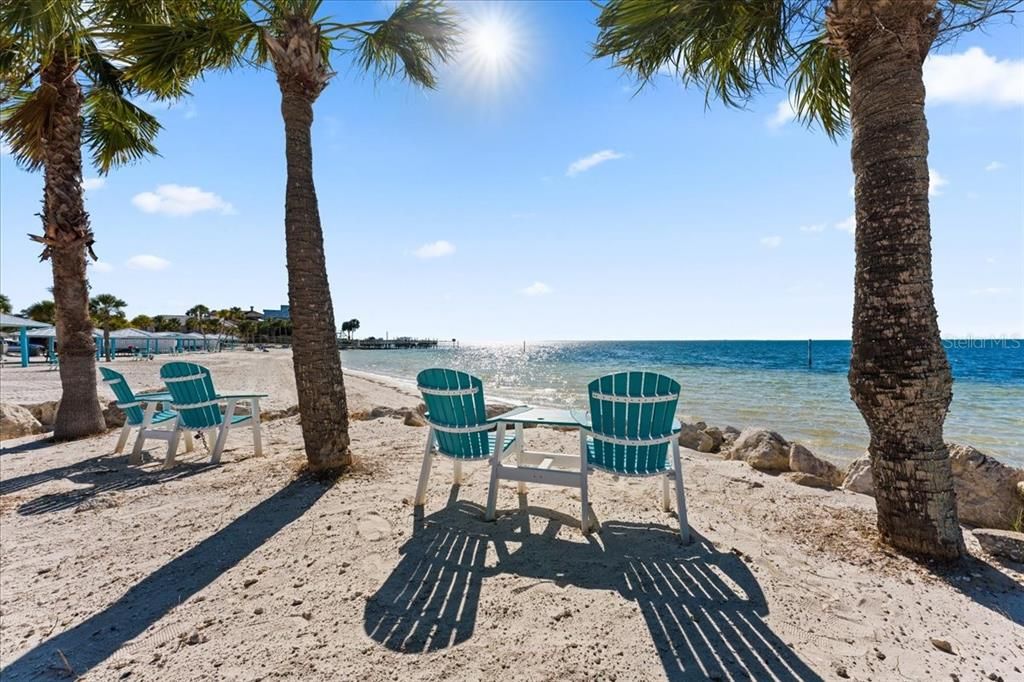 For Sale: $540,000 (2 beds, 2 baths, 1387 Square Feet)