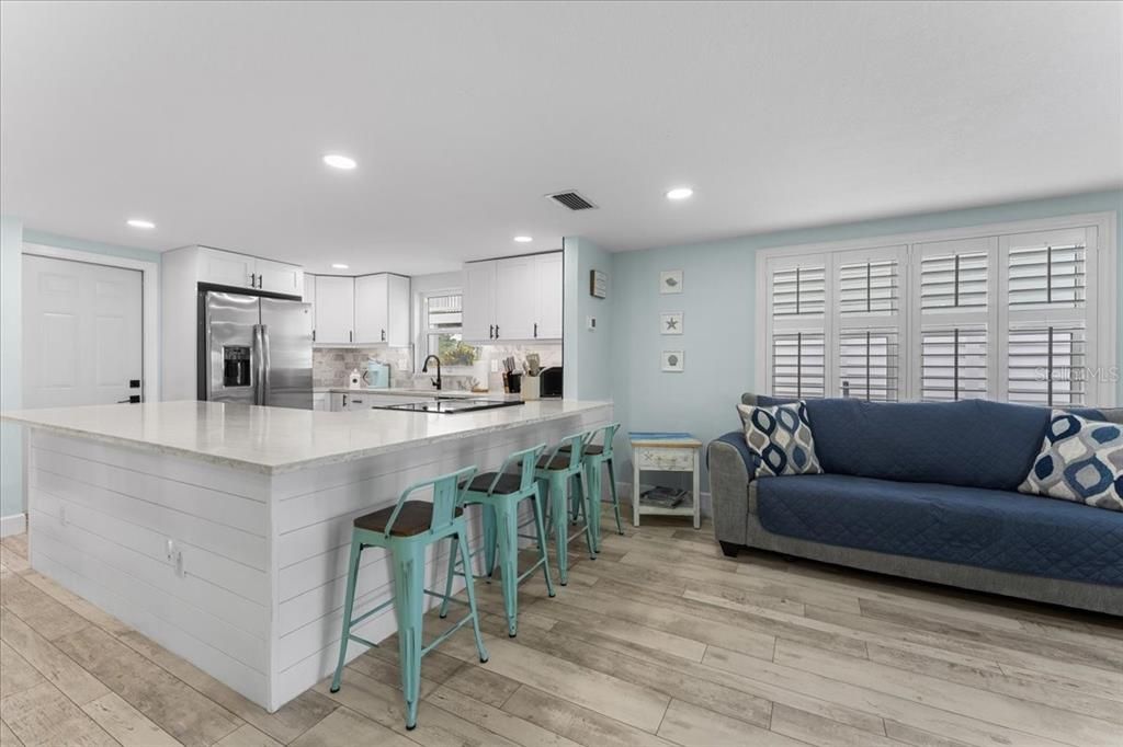 For Sale: $540,000 (2 beds, 2 baths, 1387 Square Feet)