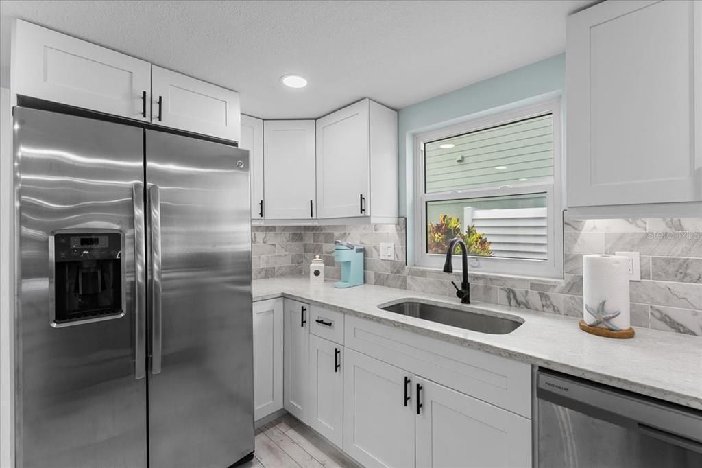 For Sale: $540,000 (2 beds, 2 baths, 1387 Square Feet)