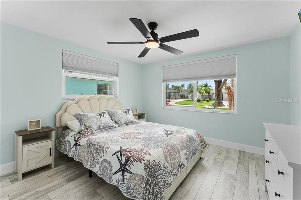 For Sale: $540,000 (2 beds, 2 baths, 1387 Square Feet)