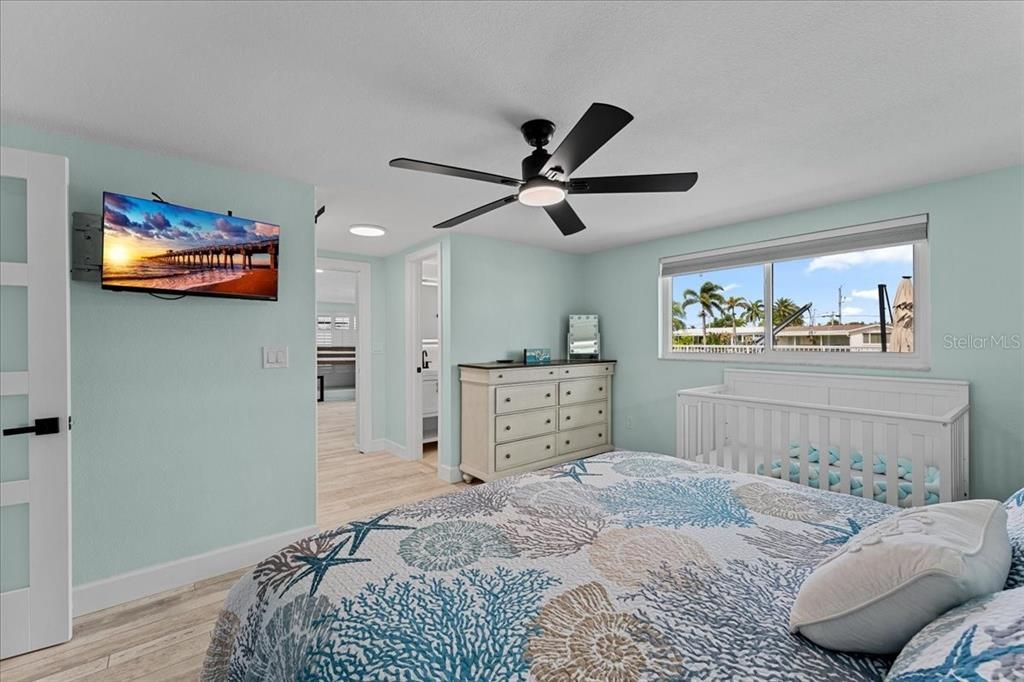 For Sale: $540,000 (2 beds, 2 baths, 1387 Square Feet)