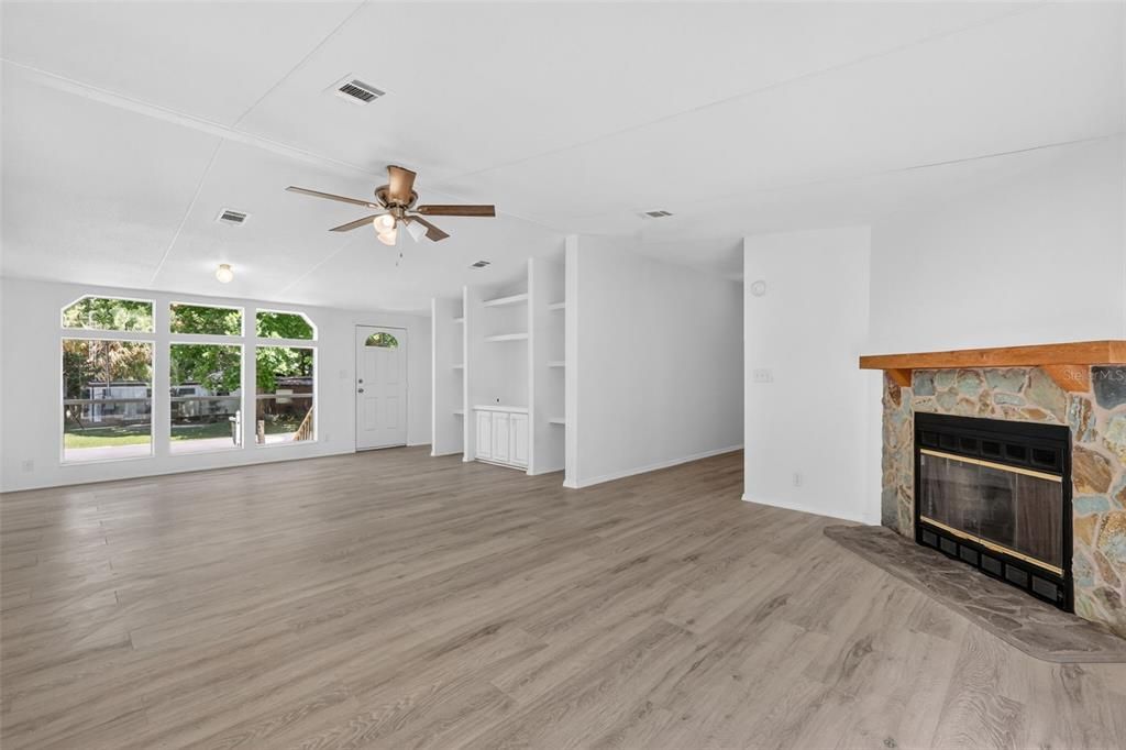 For Sale: $212,000 (4 beds, 2 baths, 2128 Square Feet)