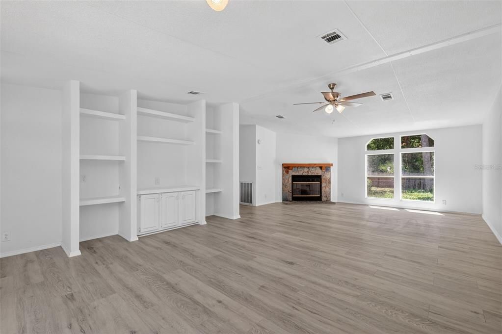 For Sale: $212,000 (4 beds, 2 baths, 2128 Square Feet)