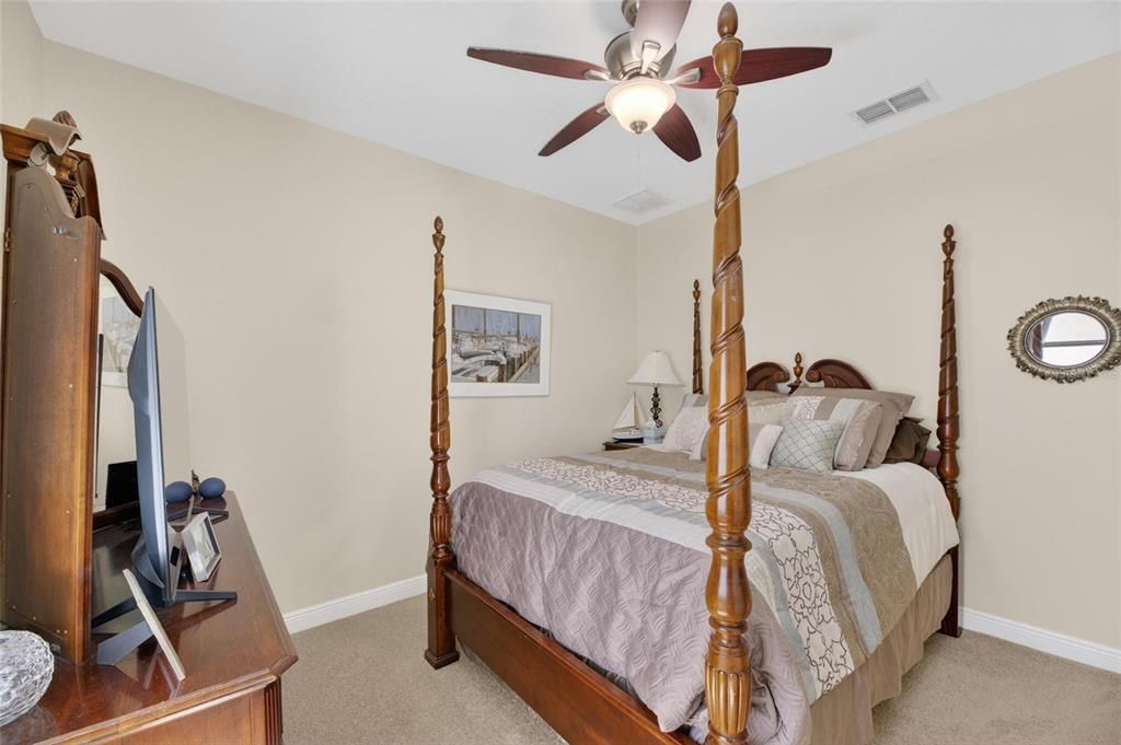 For Sale: $500,000 (4 beds, 3 baths, 2299 Square Feet)