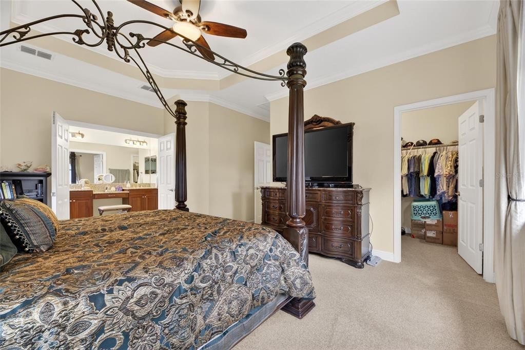 For Sale: $500,000 (4 beds, 3 baths, 2299 Square Feet)