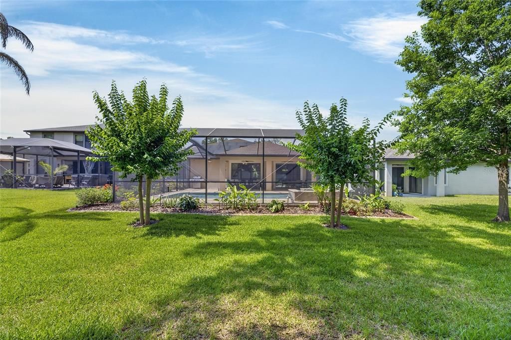 For Sale: $500,000 (4 beds, 3 baths, 2299 Square Feet)