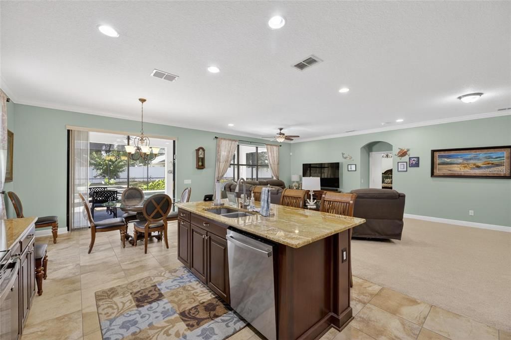 For Sale: $500,000 (4 beds, 3 baths, 2299 Square Feet)