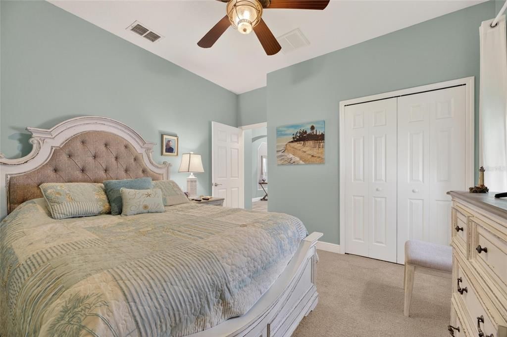 For Sale: $500,000 (4 beds, 3 baths, 2299 Square Feet)