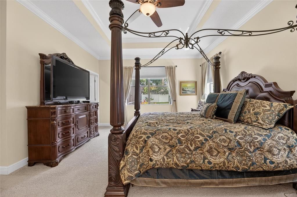 For Sale: $500,000 (4 beds, 3 baths, 2299 Square Feet)