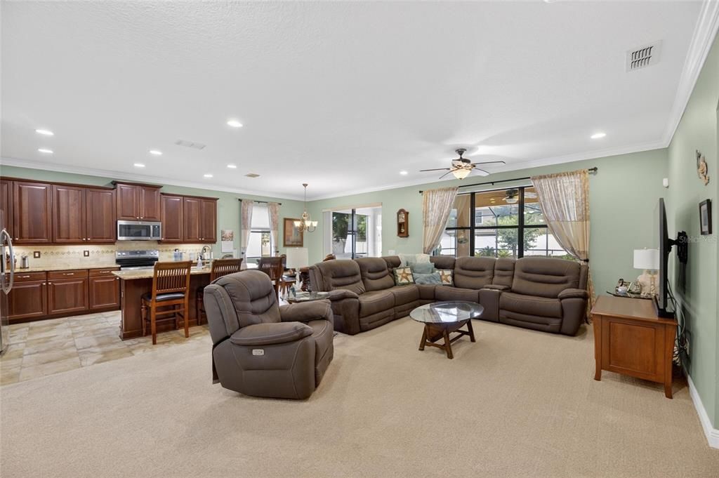 For Sale: $500,000 (4 beds, 3 baths, 2299 Square Feet)