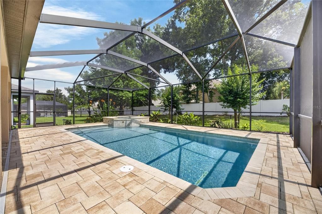 For Sale: $500,000 (4 beds, 3 baths, 2299 Square Feet)