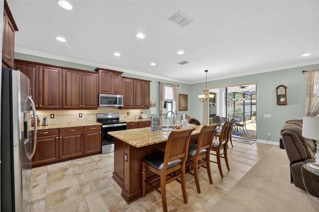 For Sale: $500,000 (4 beds, 3 baths, 2299 Square Feet)