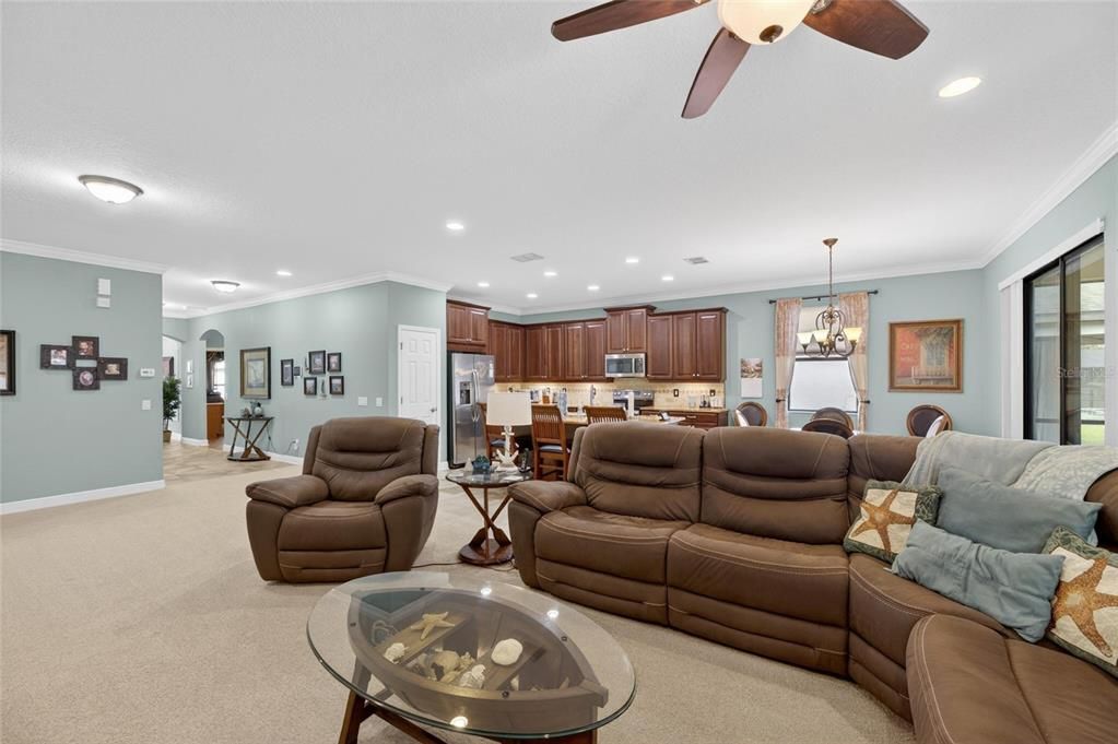 For Sale: $500,000 (4 beds, 3 baths, 2299 Square Feet)