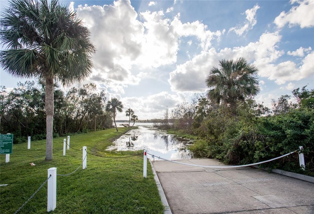 For Sale: $425,000 (3 beds, 2 baths, 2296 Square Feet)