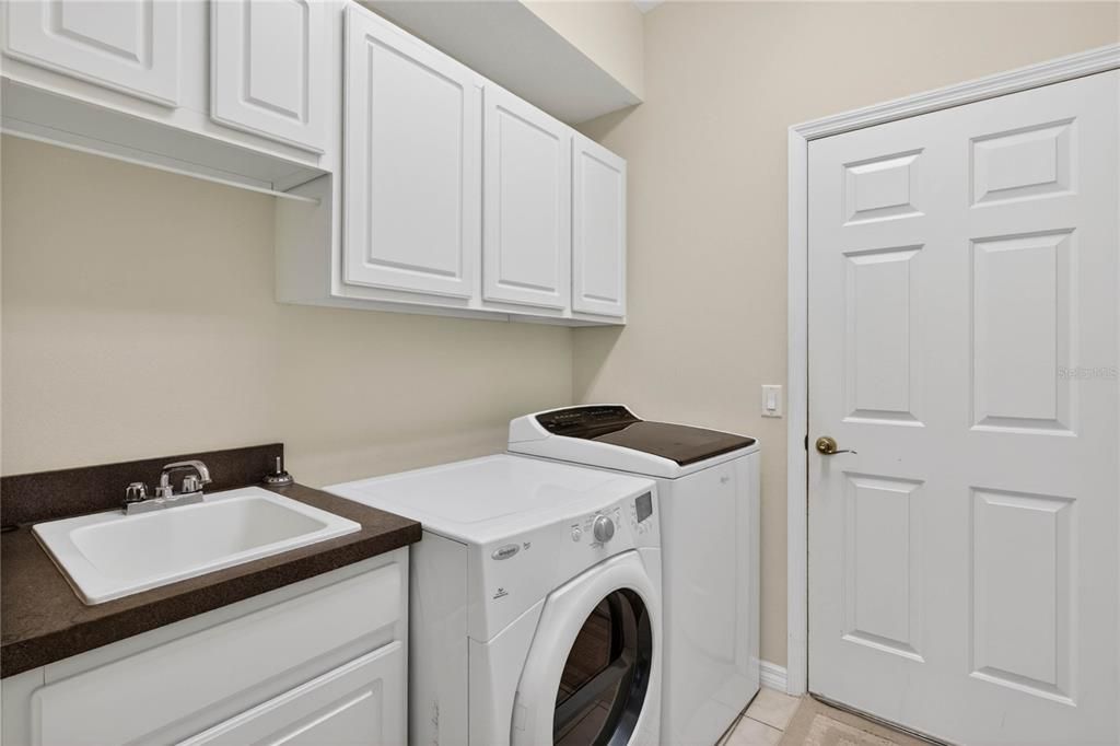 For Sale: $425,000 (3 beds, 2 baths, 2296 Square Feet)