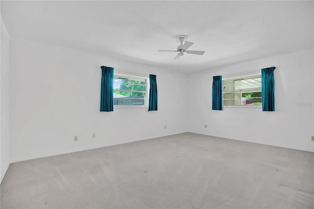 Active With Contract: $569,000 (3 beds, 2 baths, 2202 Square Feet)