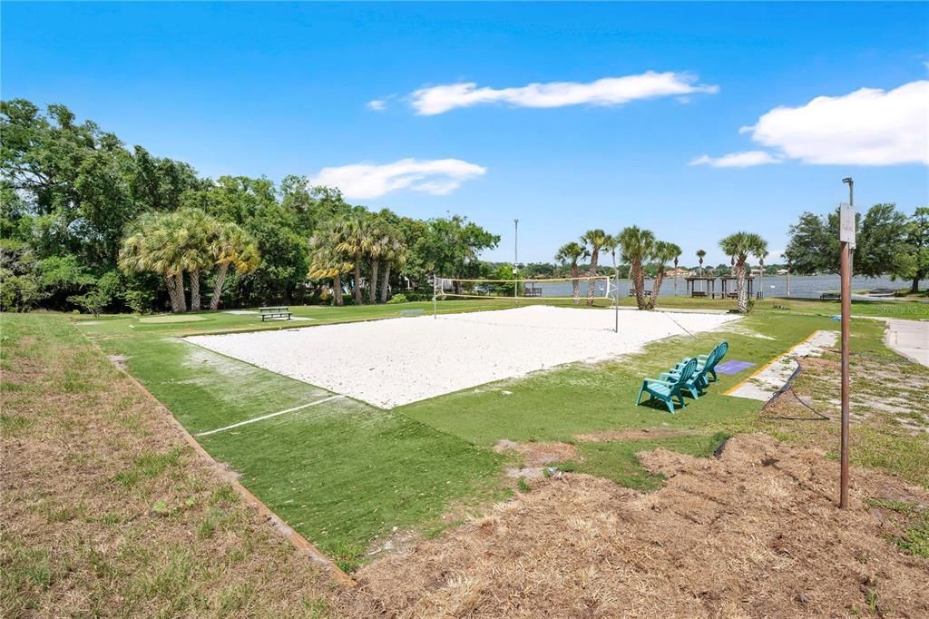 Active With Contract: $569,000 (3 beds, 2 baths, 2202 Square Feet)