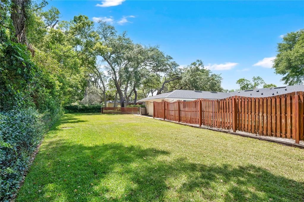 Active With Contract: $569,000 (3 beds, 2 baths, 2202 Square Feet)