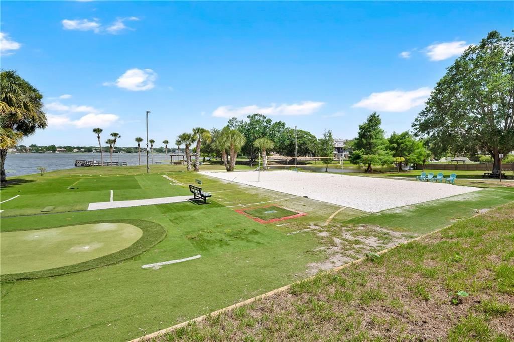 Active With Contract: $569,000 (3 beds, 2 baths, 2202 Square Feet)