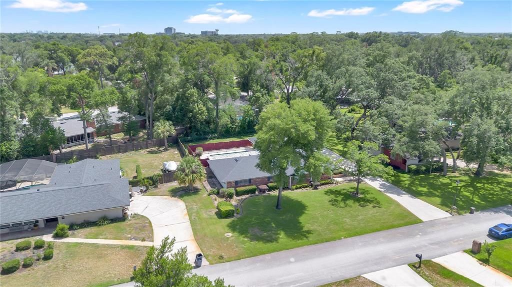 Active With Contract: $569,000 (3 beds, 2 baths, 2202 Square Feet)