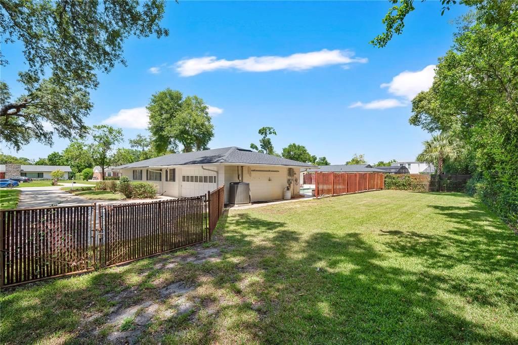Active With Contract: $569,000 (3 beds, 2 baths, 2202 Square Feet)