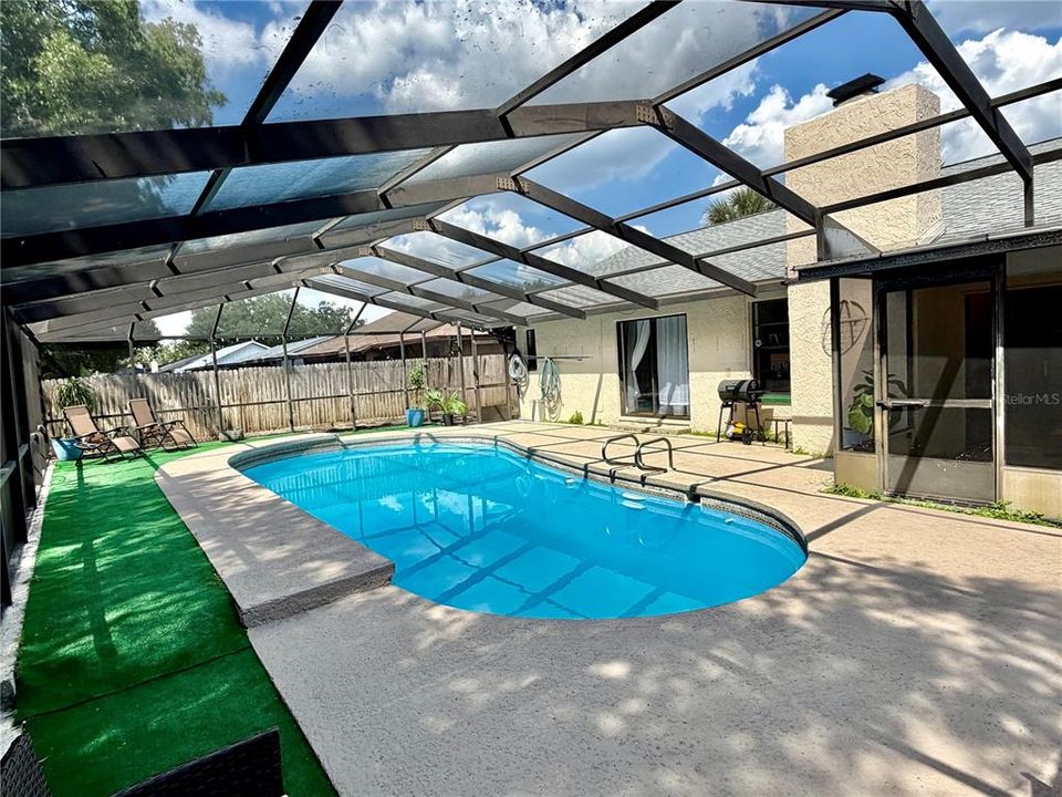 For Sale: $475,000 (3 beds, 2 baths, 1602 Square Feet)