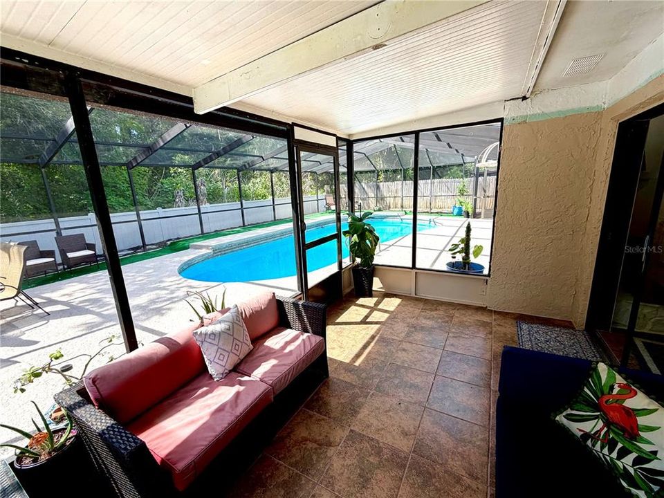 For Sale: $475,000 (3 beds, 2 baths, 1602 Square Feet)