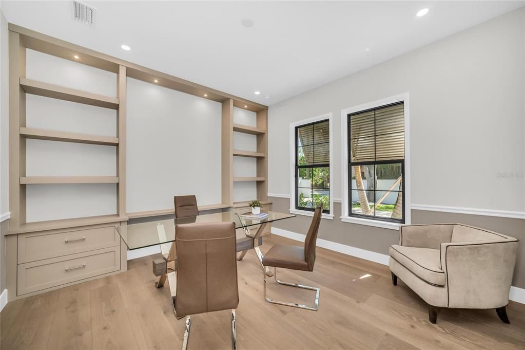 Под контрактом: $4,595,000 (4 спален, 4 ванн, 3970 Квадратных фут)
