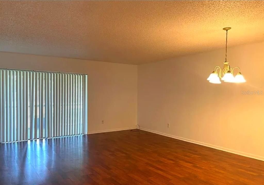 В аренду: $1,800 (2 спален, 2 ванн, 1089 Квадратных фут)