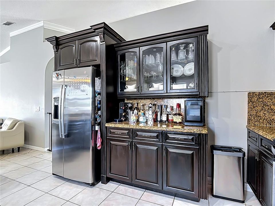 На продажу: $439,000 (4 спален, 2 ванн, 2148 Квадратных фут)
