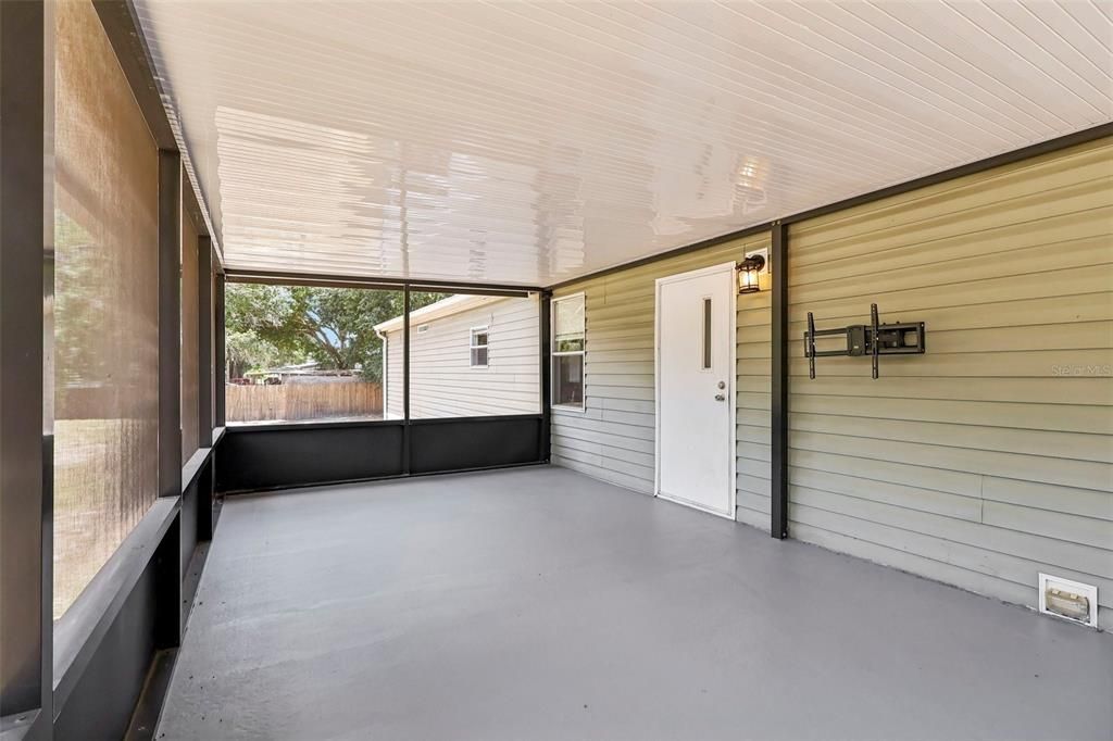 For Sale: $345,000 (3 beds, 2 baths, 1300 Square Feet)
