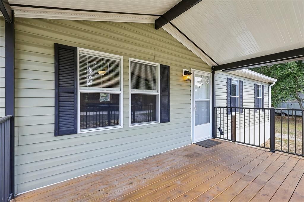 For Sale: $345,000 (3 beds, 2 baths, 1300 Square Feet)