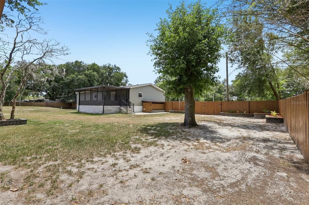 For Sale: $345,000 (3 beds, 2 baths, 1300 Square Feet)