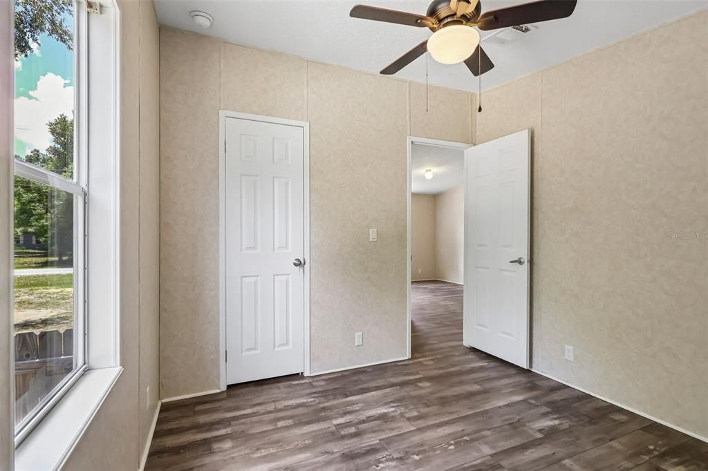 For Sale: $345,000 (3 beds, 2 baths, 1300 Square Feet)
