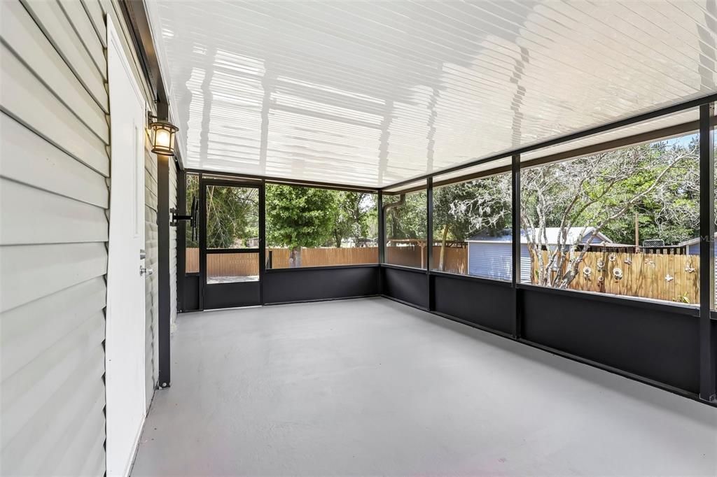 For Sale: $345,000 (3 beds, 2 baths, 1300 Square Feet)