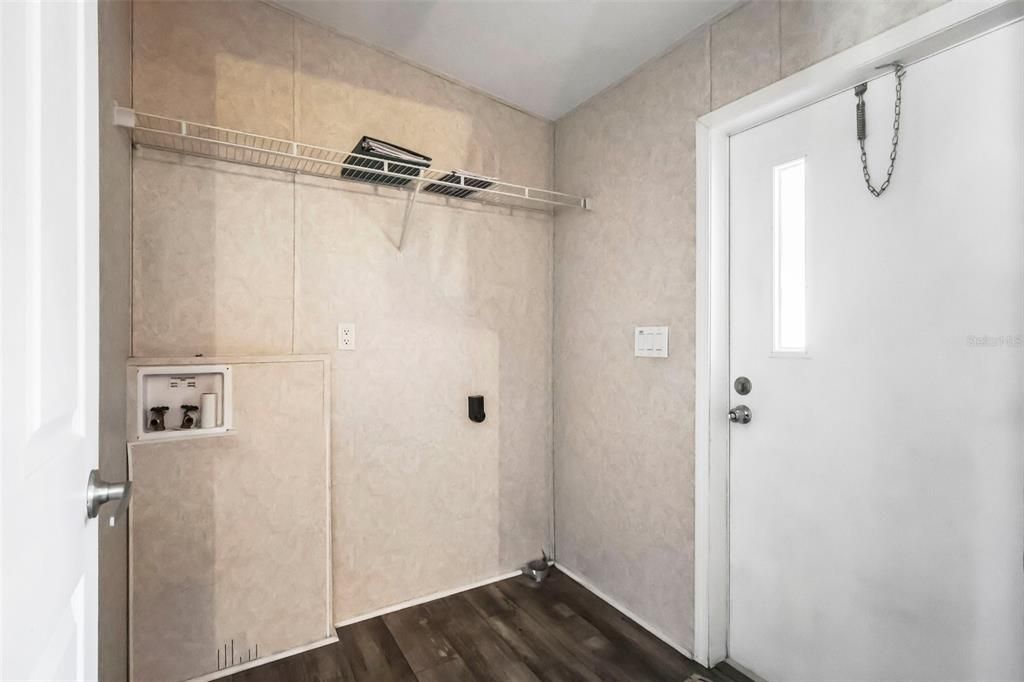 For Sale: $345,000 (3 beds, 2 baths, 1300 Square Feet)