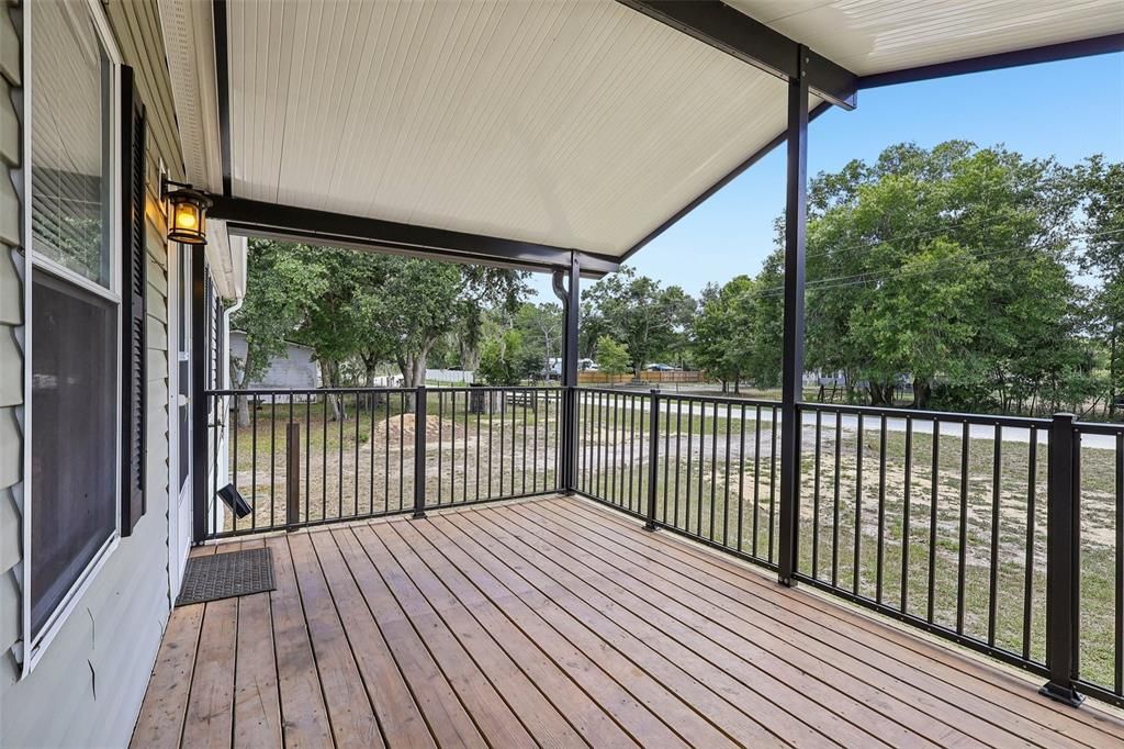 For Sale: $345,000 (3 beds, 2 baths, 1300 Square Feet)