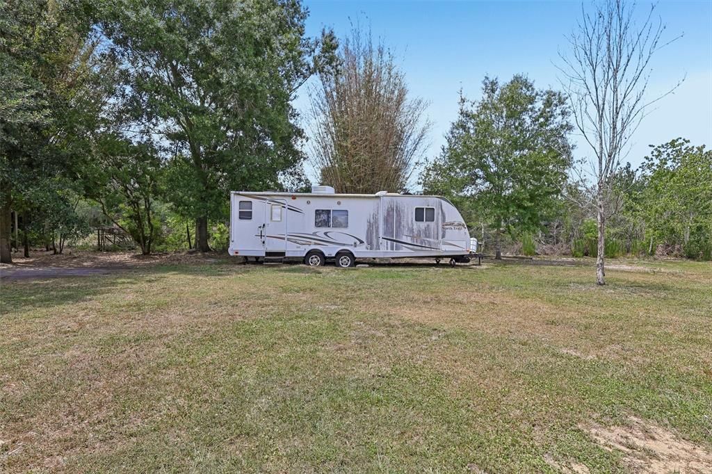 For Sale: $345,000 (3 beds, 2 baths, 1300 Square Feet)