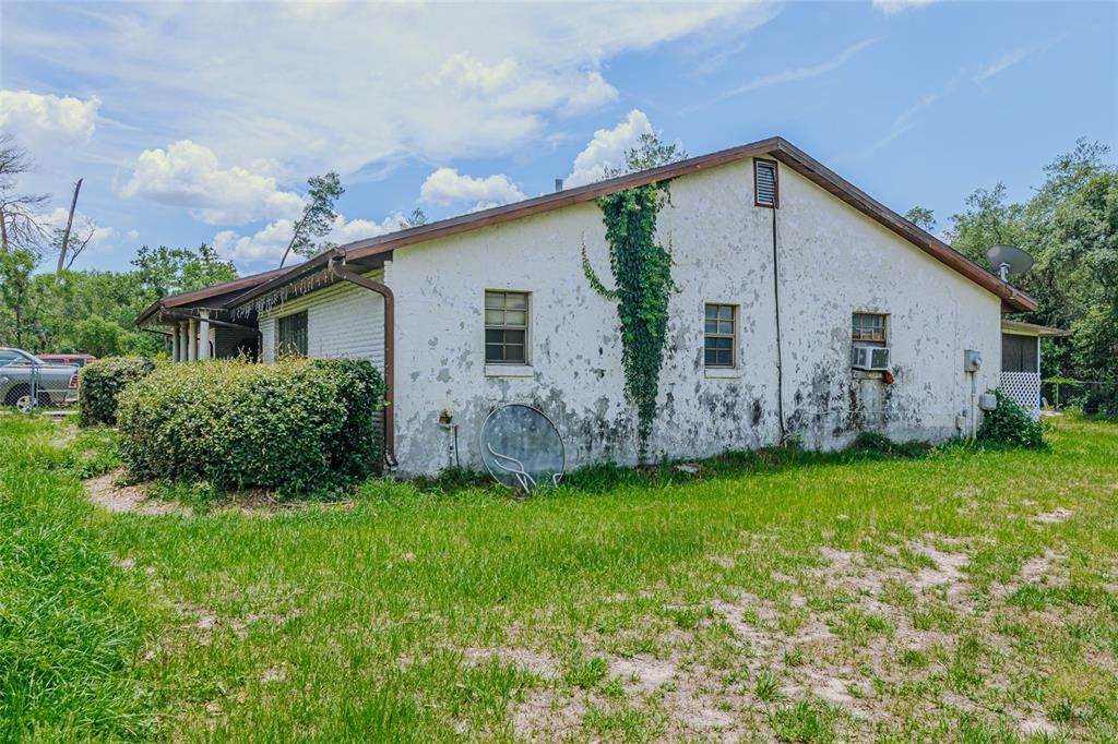 На продажу: $199,000 (3 спален, 2 ванн, 1826 Квадратных фут)
