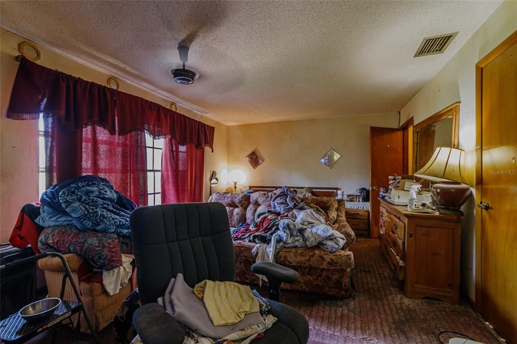 На продажу: $199,000 (3 спален, 2 ванн, 1826 Квадратных фут)