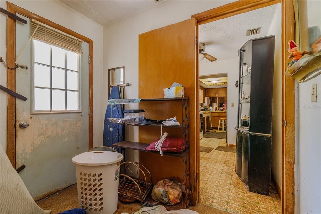 На продажу: $199,000 (3 спален, 2 ванн, 1826 Квадратных фут)