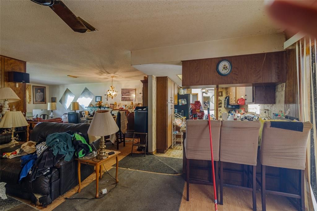 На продажу: $199,000 (3 спален, 2 ванн, 1826 Квадратных фут)