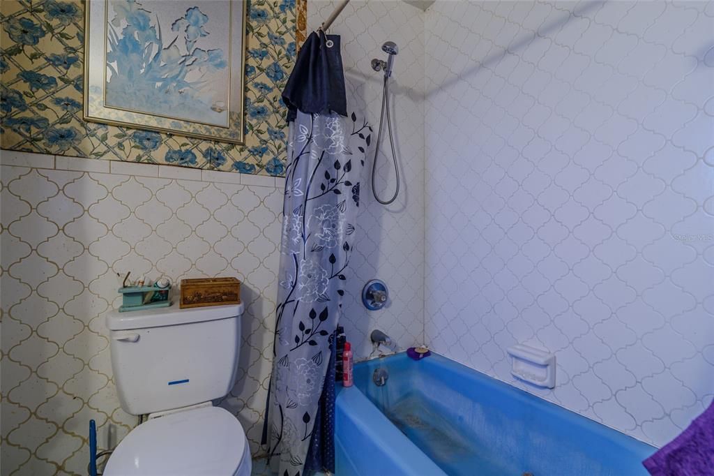 На продажу: $199,000 (3 спален, 2 ванн, 1826 Квадратных фут)